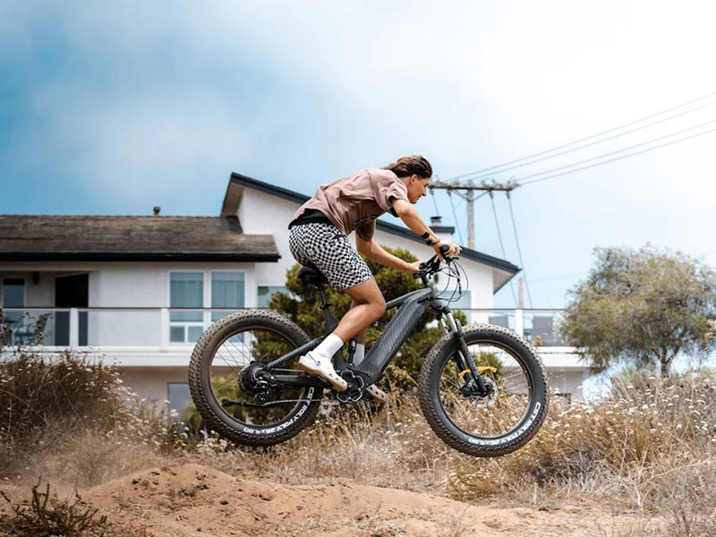 Electric Bike Himiway Cobra Jumping