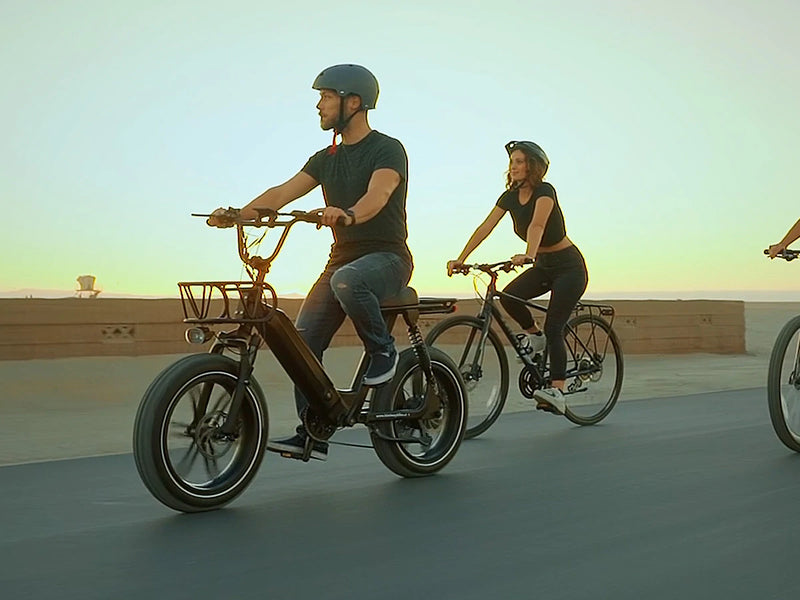 Electric Bike Himiway Escape Outside