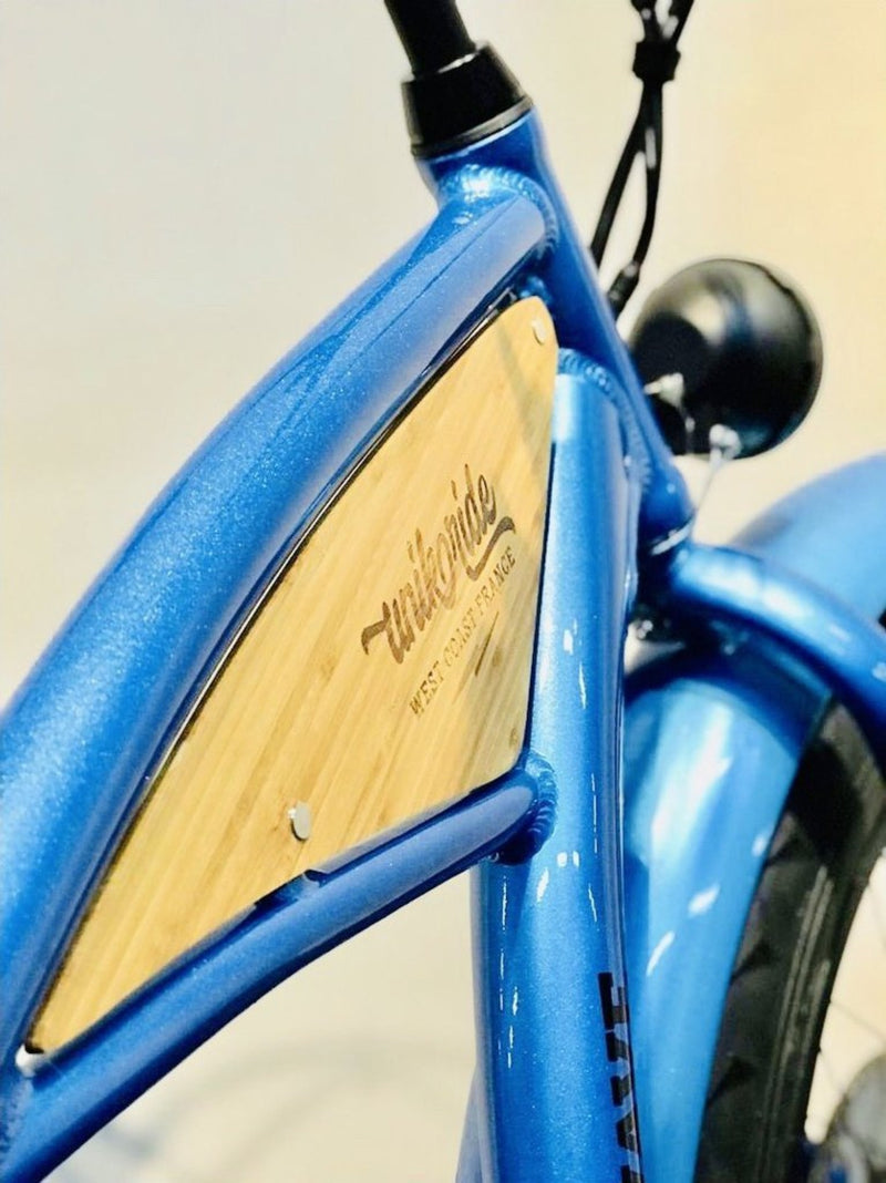 T4B 500W Beach Cruiser Fatbike Fatwave High Step blue frame close up